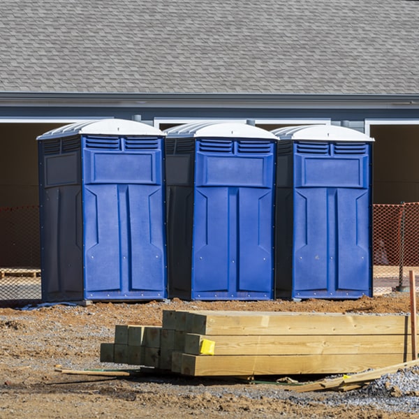 what is the cost difference between standard and deluxe portable toilet rentals in Pengilly MN